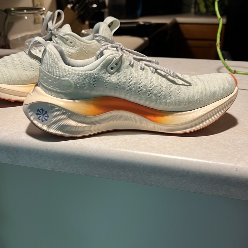 Nike Infinity Rn Size 7 - image 2